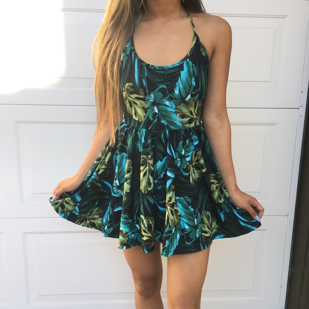 AA American Apparel Leaf dress